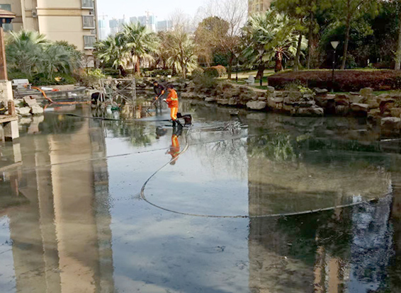 岑巩景观池淤泥清理